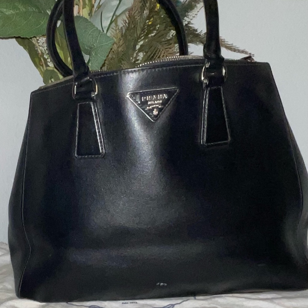 Sold - Vintage Prada purse with 2 zipper compartments - Picture 14 of 16